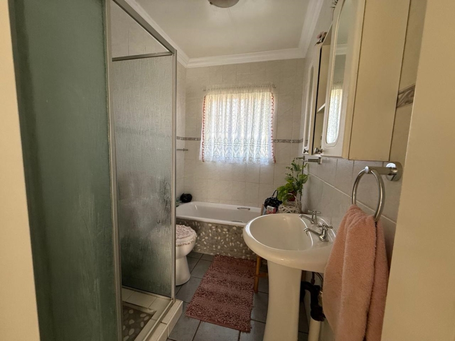 2 Bedroom Property for Sale in Safari Gardens North West